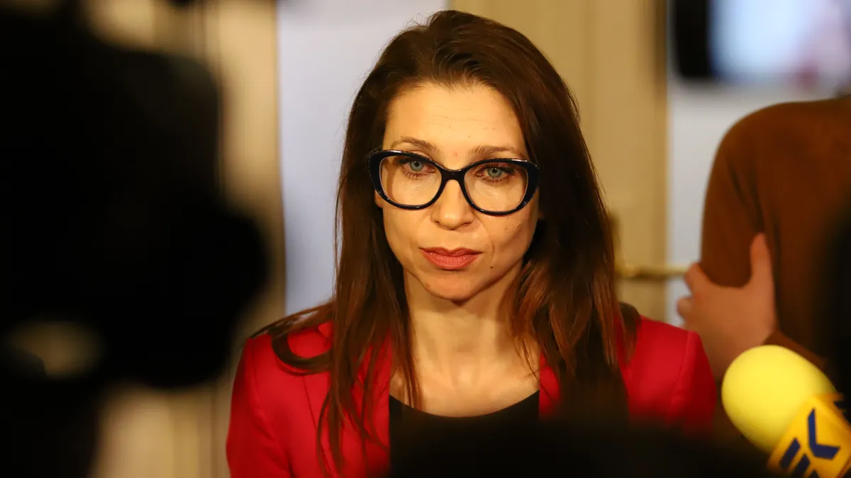 Искра Михайлова, „Възраждане": Изключително сме притеснени за бъдещето на комплекса „Марица – изток"
