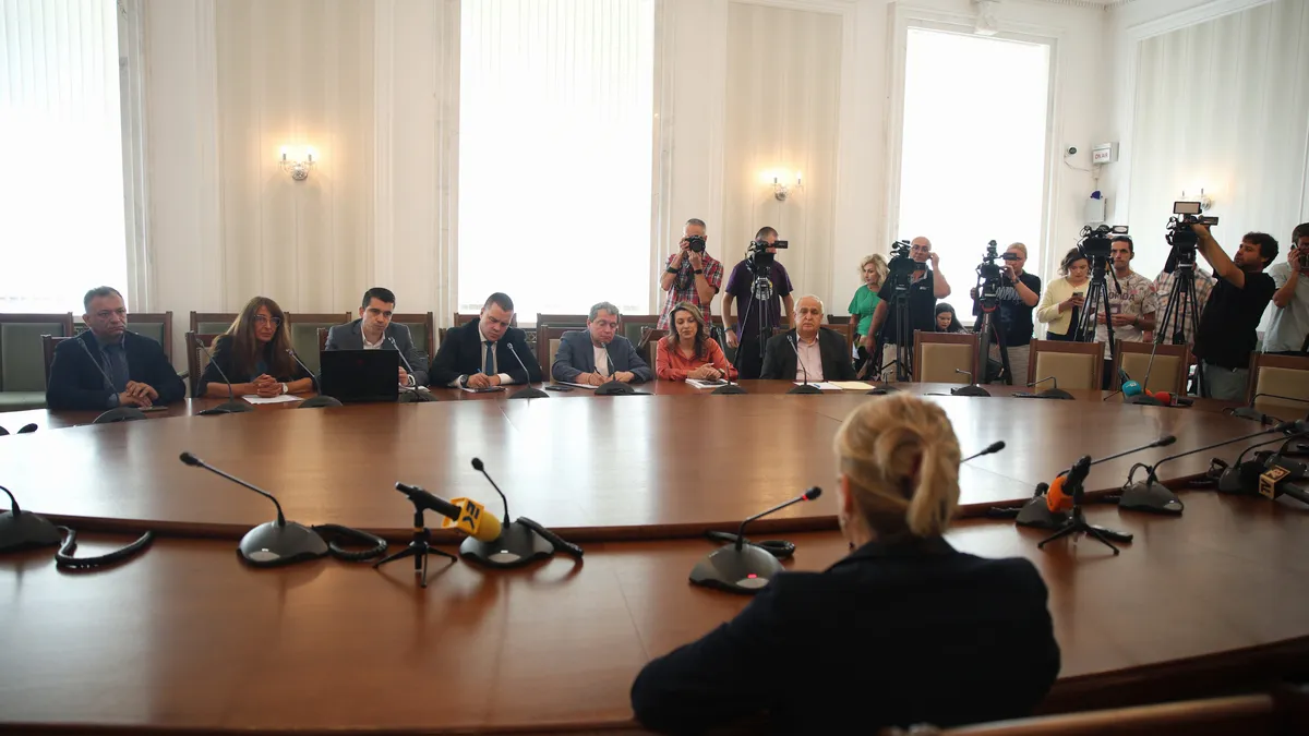 ИТН се среща с ПГ на БСП за третия мандат