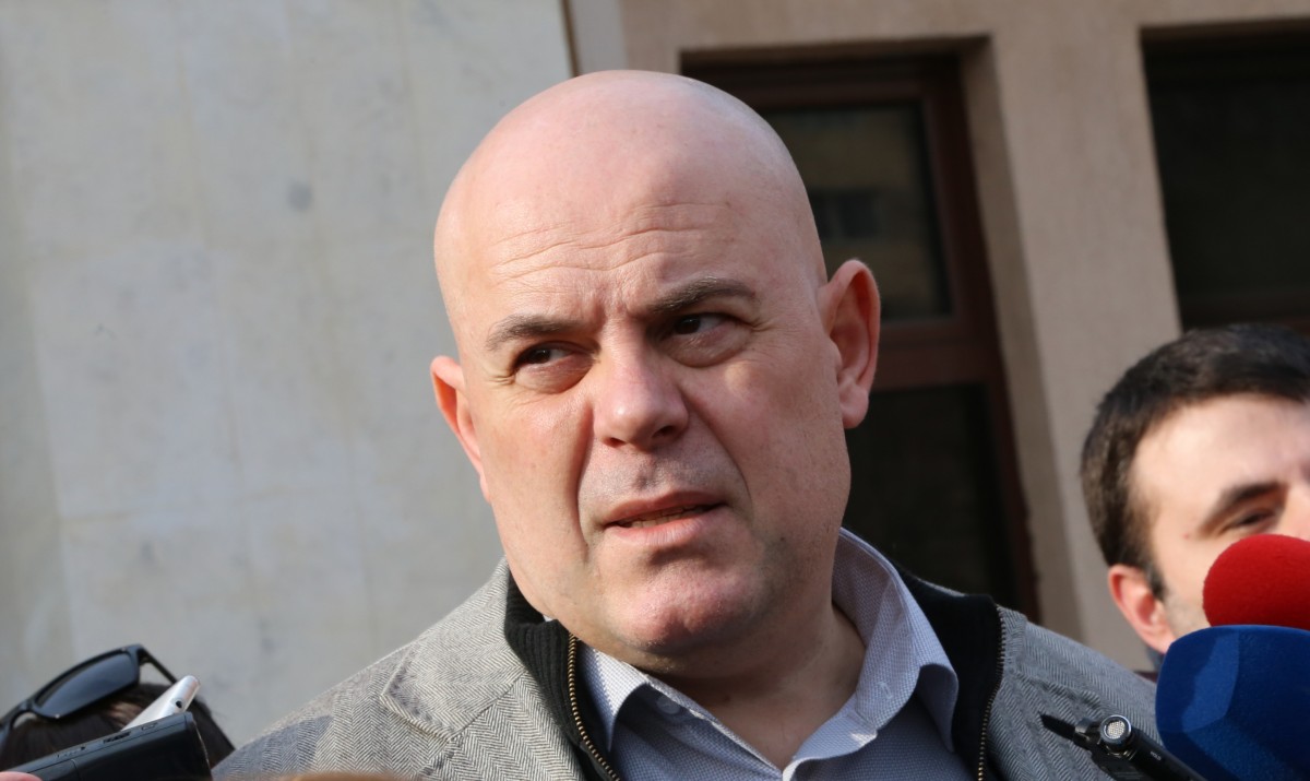 Иван Гешев: Арабаджиеви може да бъдат върнати от Испания до 15 дни