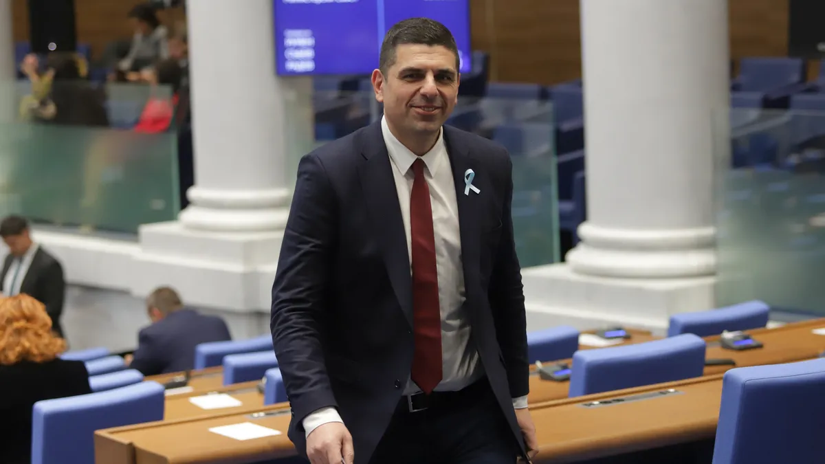 Ивайло Мирчев: Пеевски е серийният изнасилвач на българската демокрация