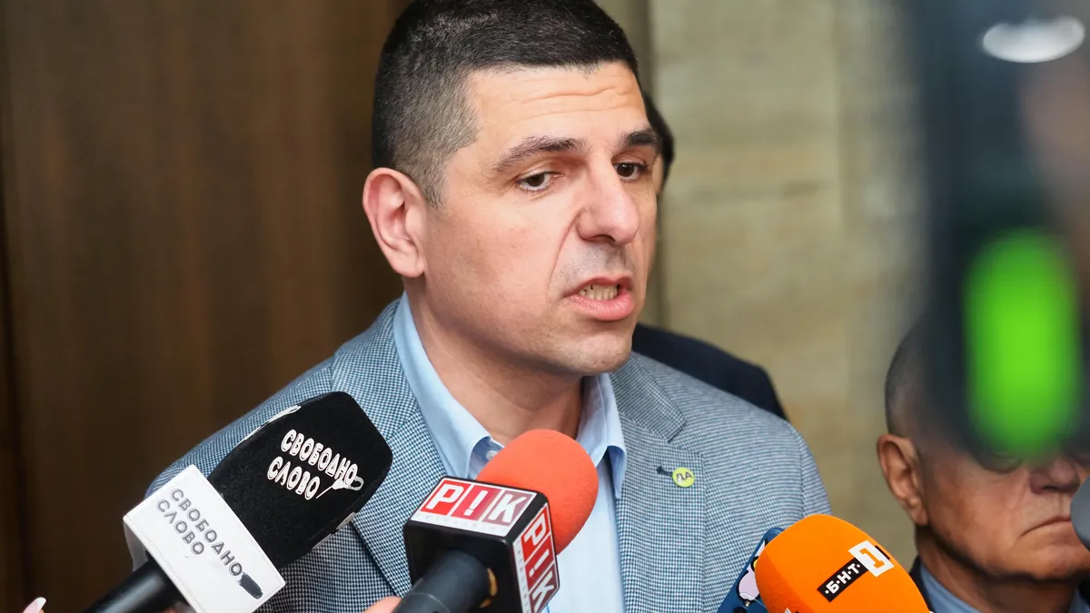 Ивайло Мирчев: Радев саботира еврото на финалната права