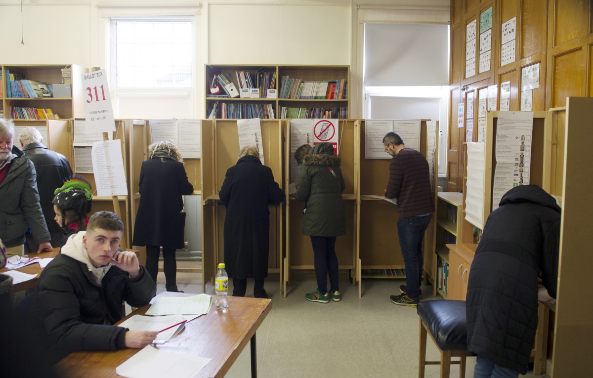 Изборите в Ирландия: Три партии получават равен брой гласове