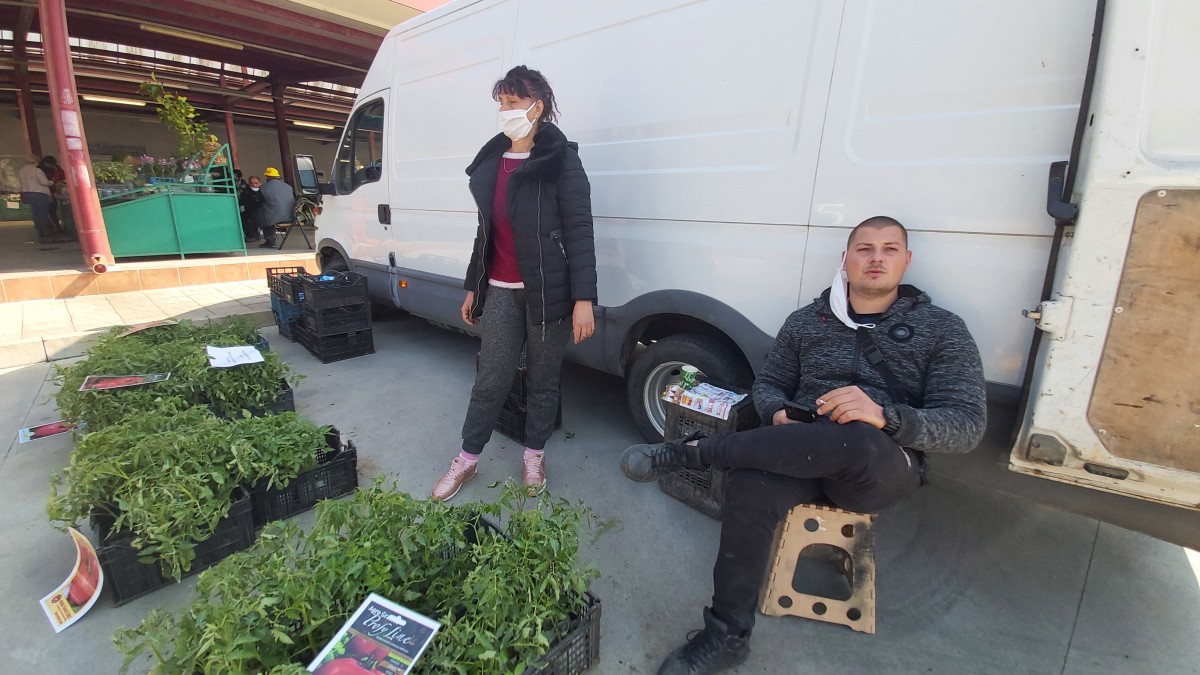 Изгониха десетки търговци от пазара в Раднево (ВИДЕО)