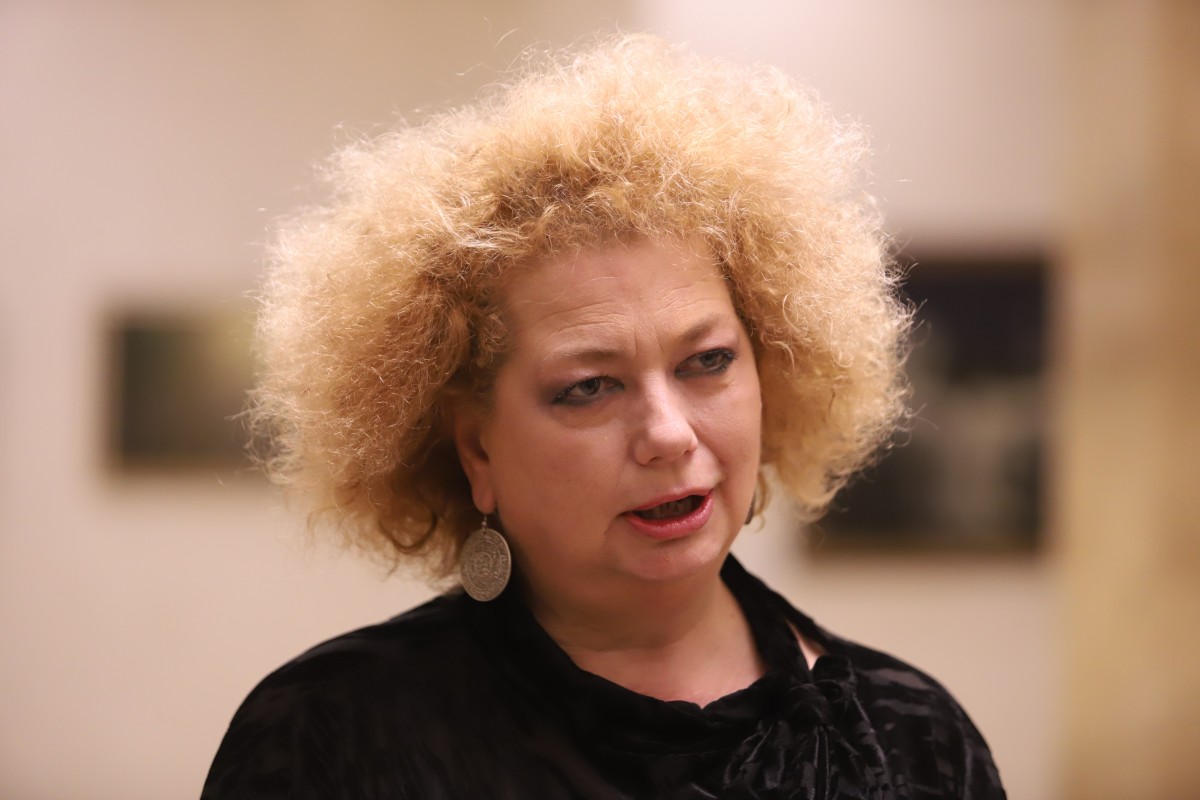 Когато пешката става царица - изложба живопис на Анжела Минкова