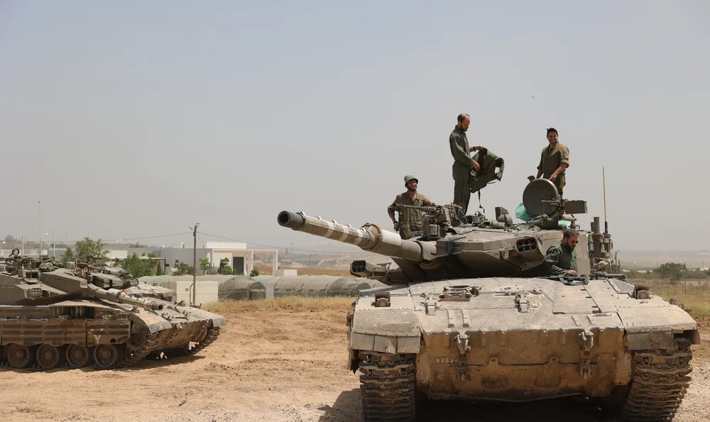 Израелски танкове влязоха в центъра на Рафах