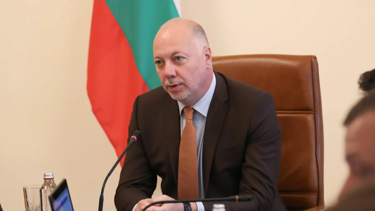 Желязков: Конституционният съд категорично се произнесе, че референдум за еврото е противоконституционен