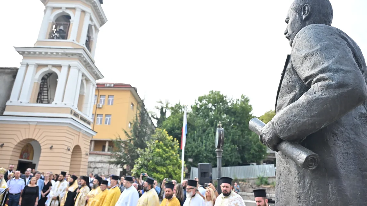 Камбанен звън огласи Пловдив в Деня на Съединението