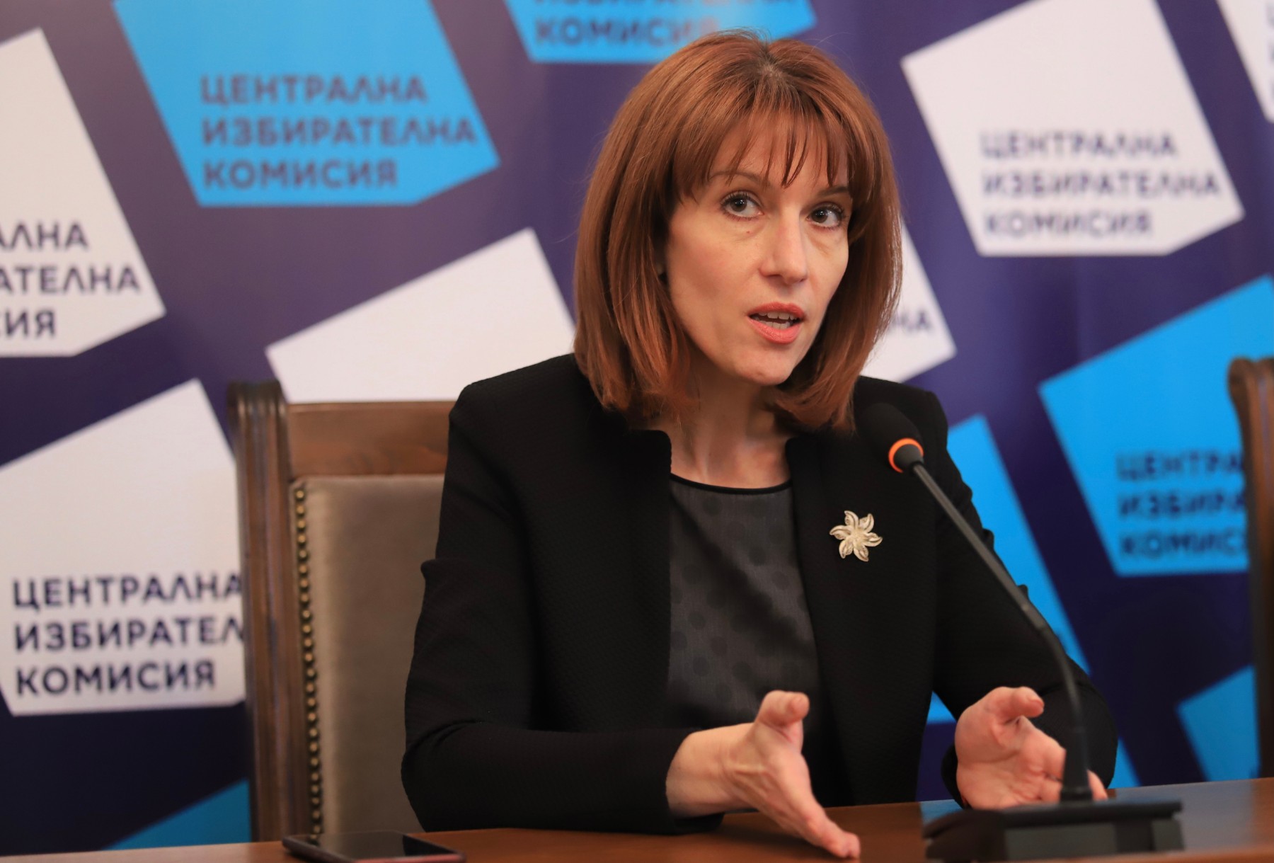 Нейкова: Ще обявим поръчка за доставка на допълнителен брой машини