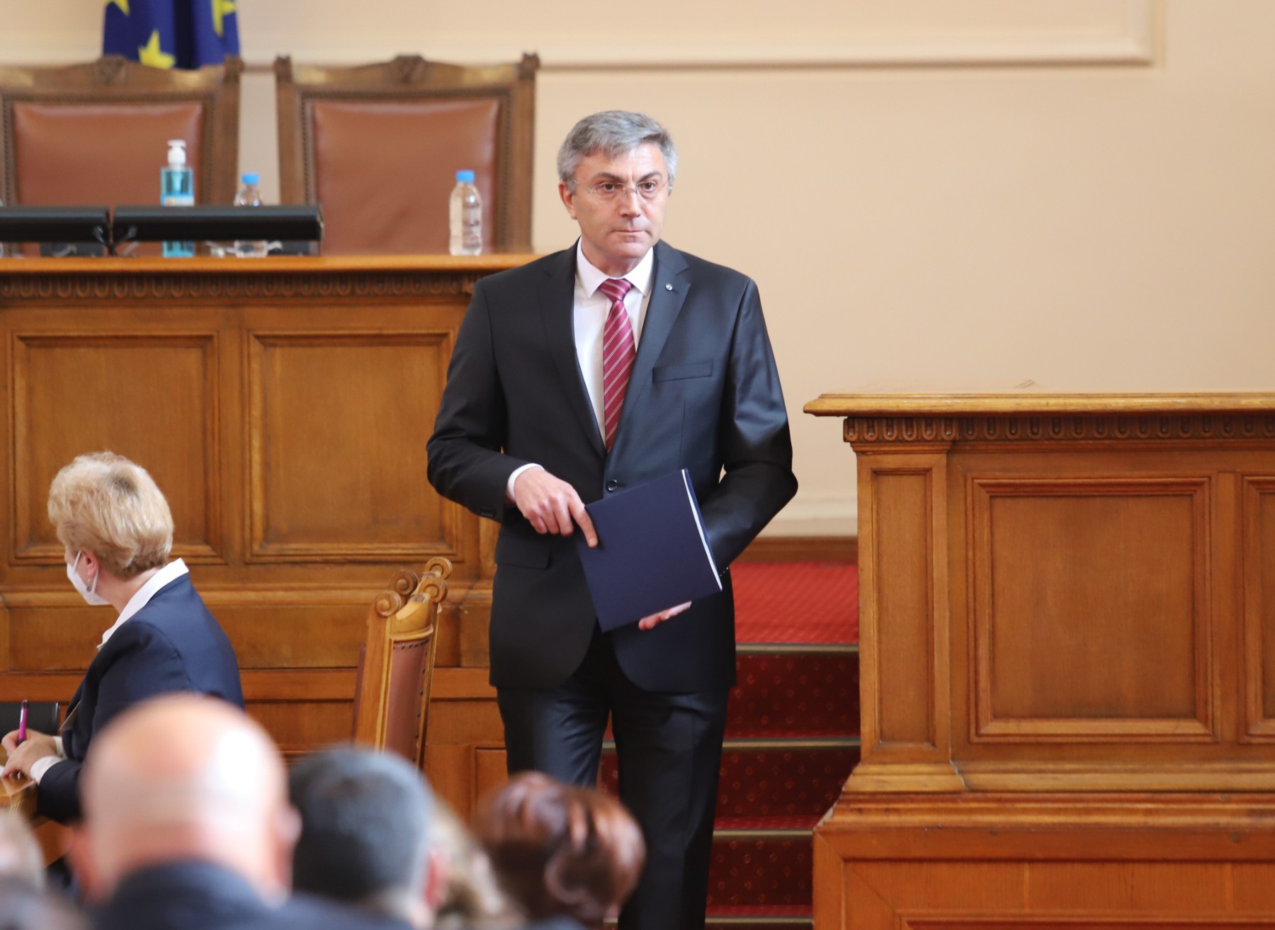 Карадайъ към ДБ: Един файтон хора рушите демокрацията