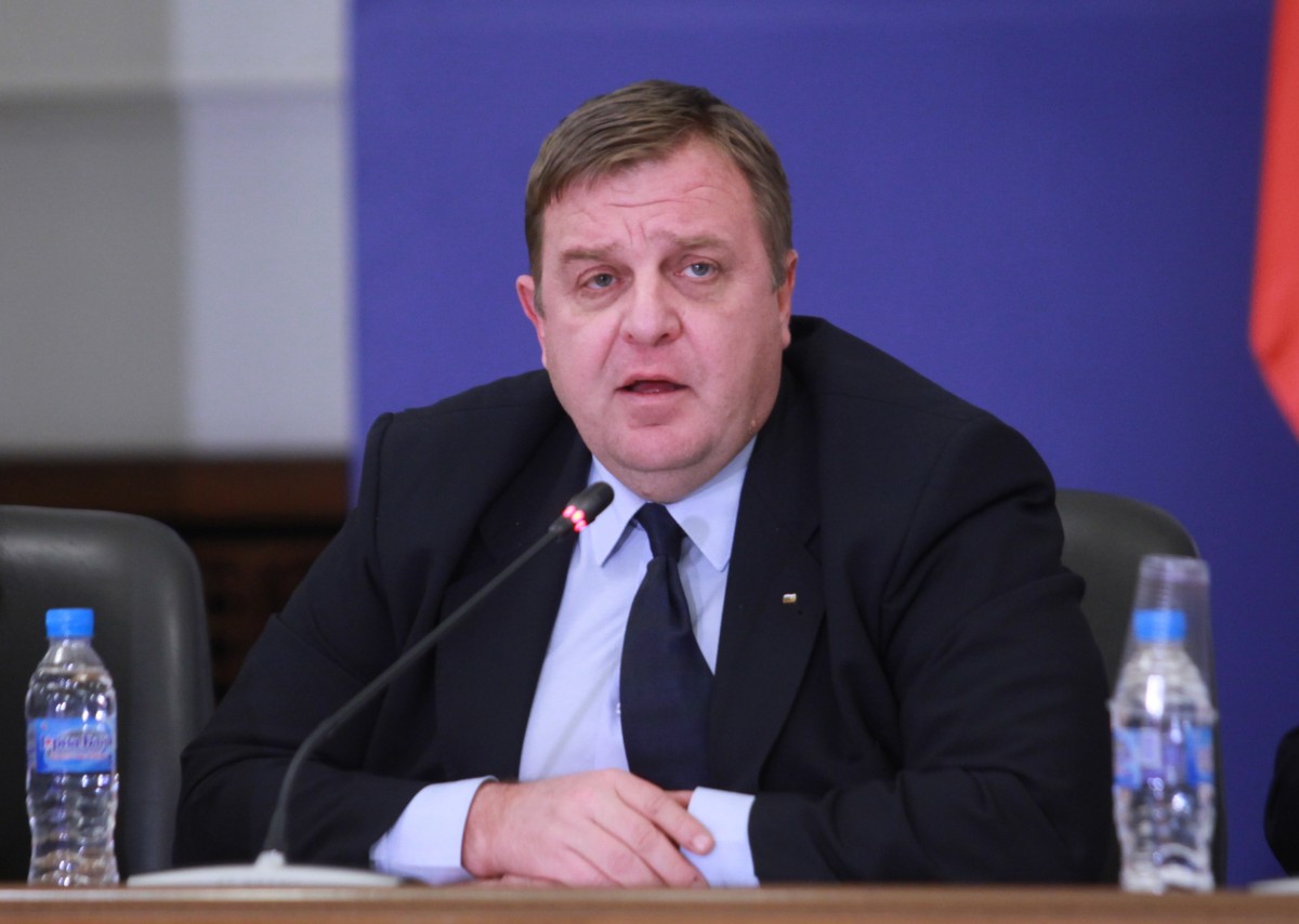 Каракачанов: 1 млрд. лв. за ромската интеграция и 0 лв. резултат