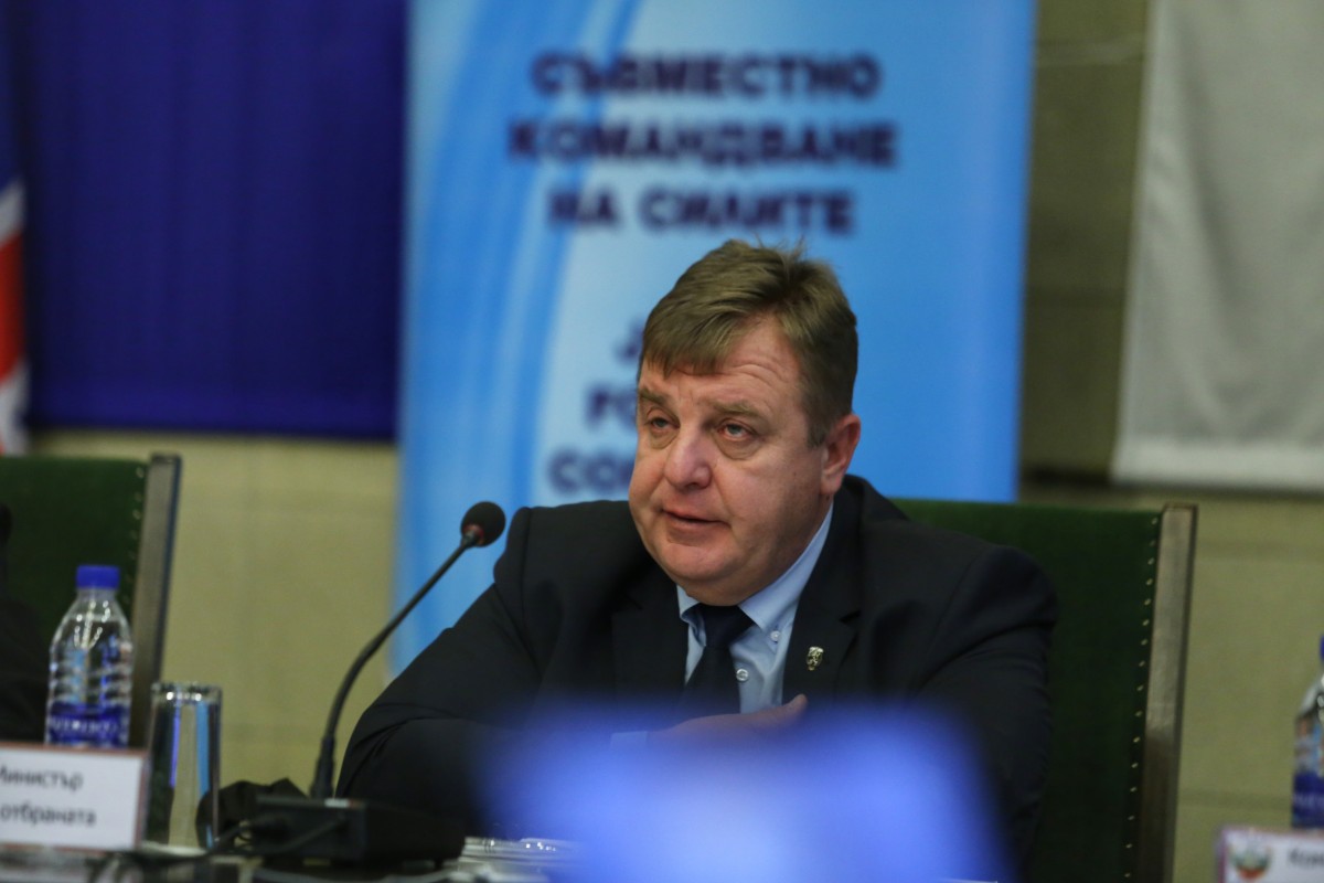 Каракачанов: 233 военни са с коронавирус, това е под 2% от личния състав