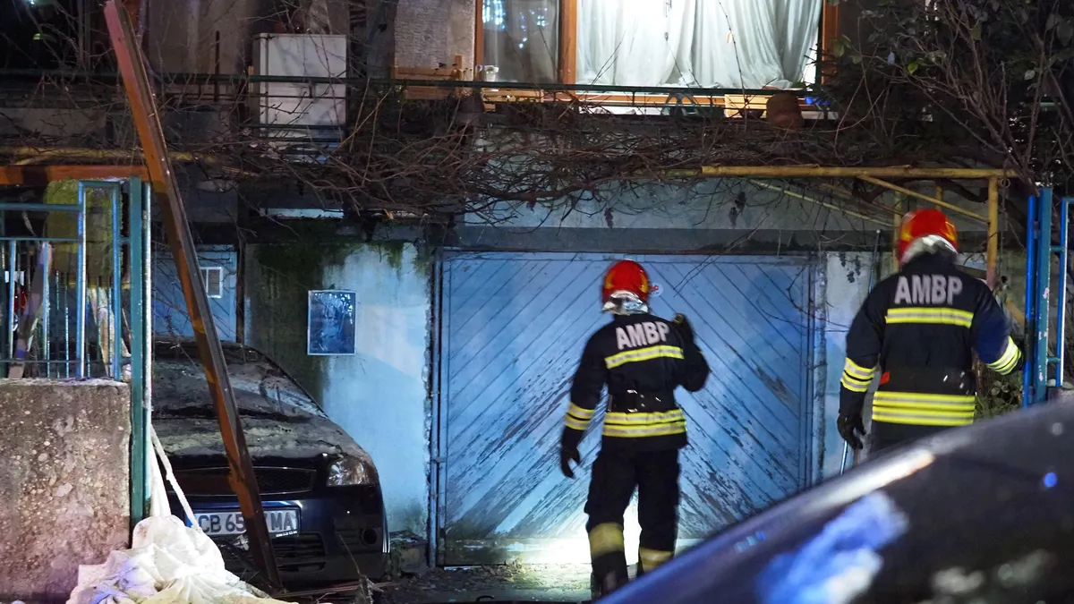 Къща се запали след взрив на газова бутилка в кв. "Лозенец" в София