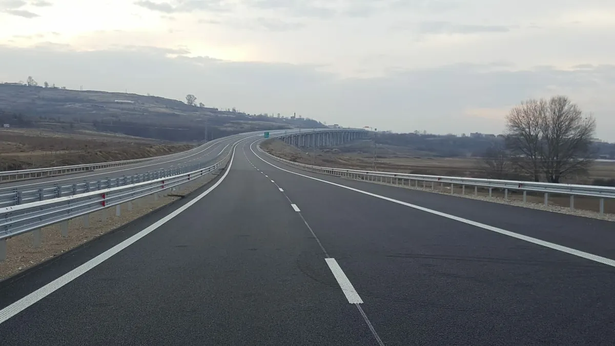 Катастрофа между ТИР и два автомобила стана на "Струма" след Дупница, има пострадал