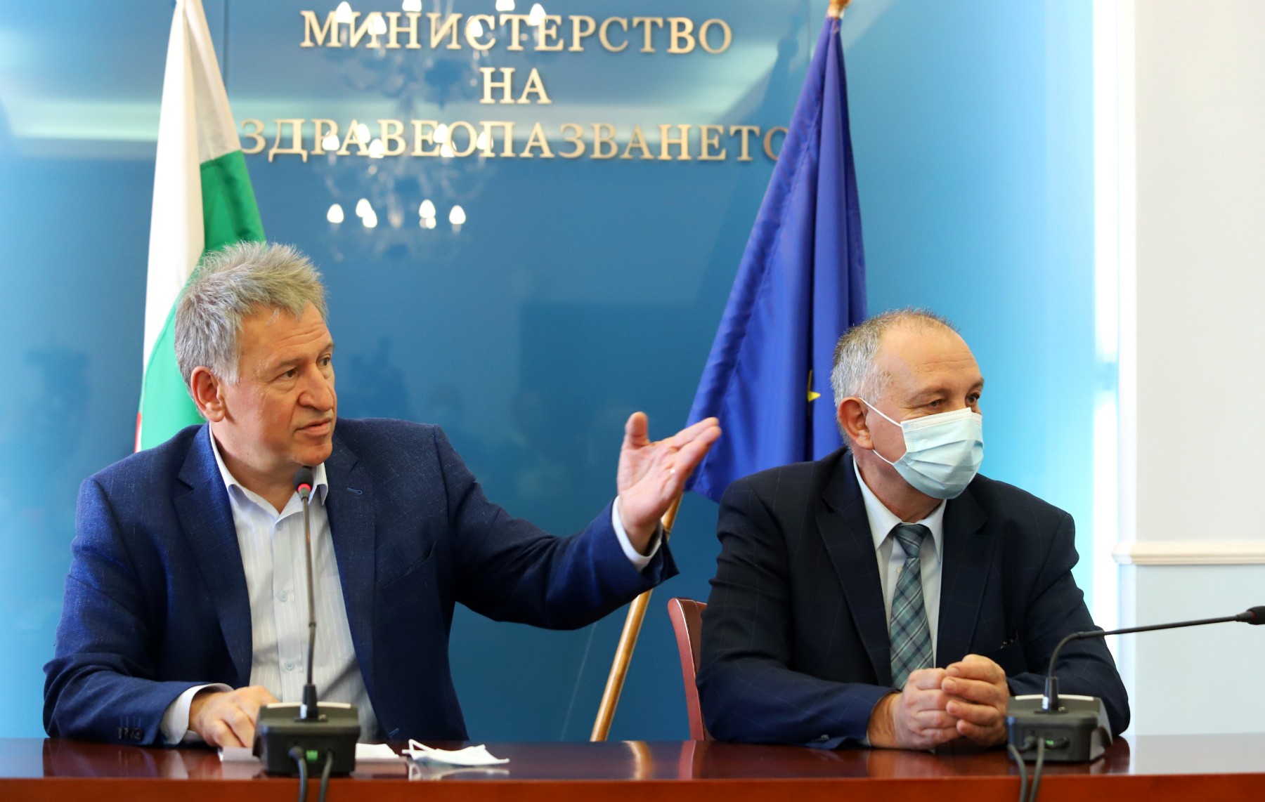 Кацаров: Успяхме, пречупихме вълната