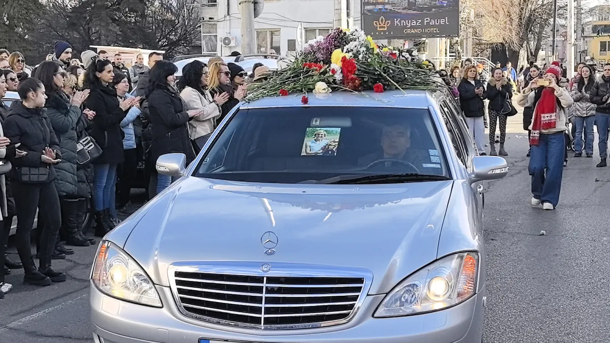 Казанлък се сбогува с Петя Пендарева
