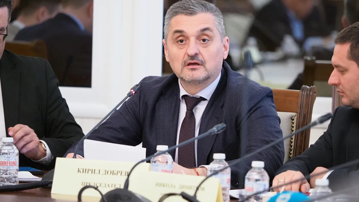 Кирил Добрев: Асен Василев е китайски комунист