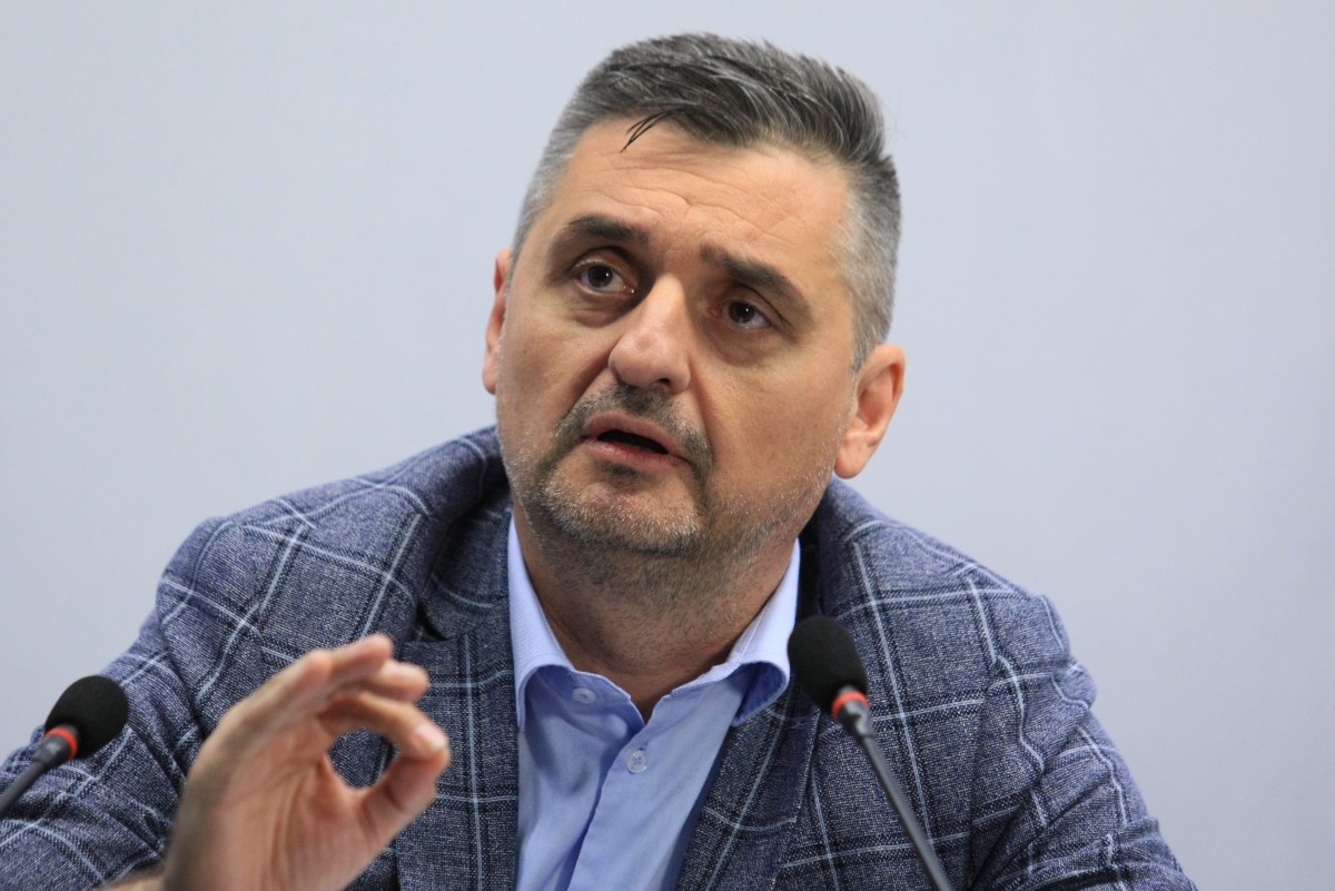 Социалистите заседават без Корнелия Нинова
