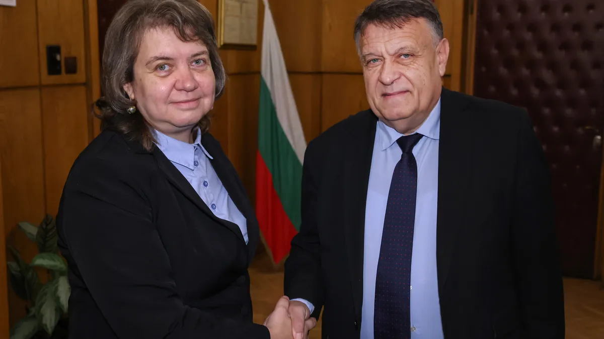 Киселова пред ректора на СУ: Въпросите за висшето образование трябва да бъдат сред приоритетите в работата на НС