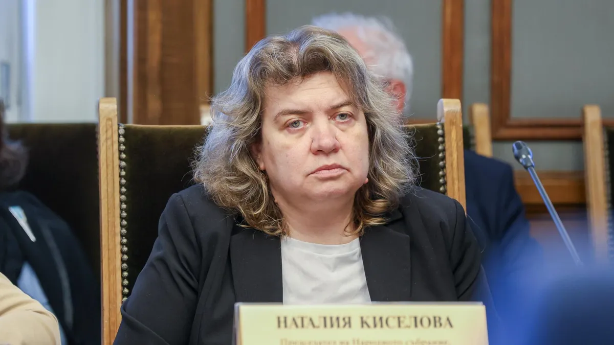 Киселова предлага групата на ДПС около Ахмед Доган да смени името си