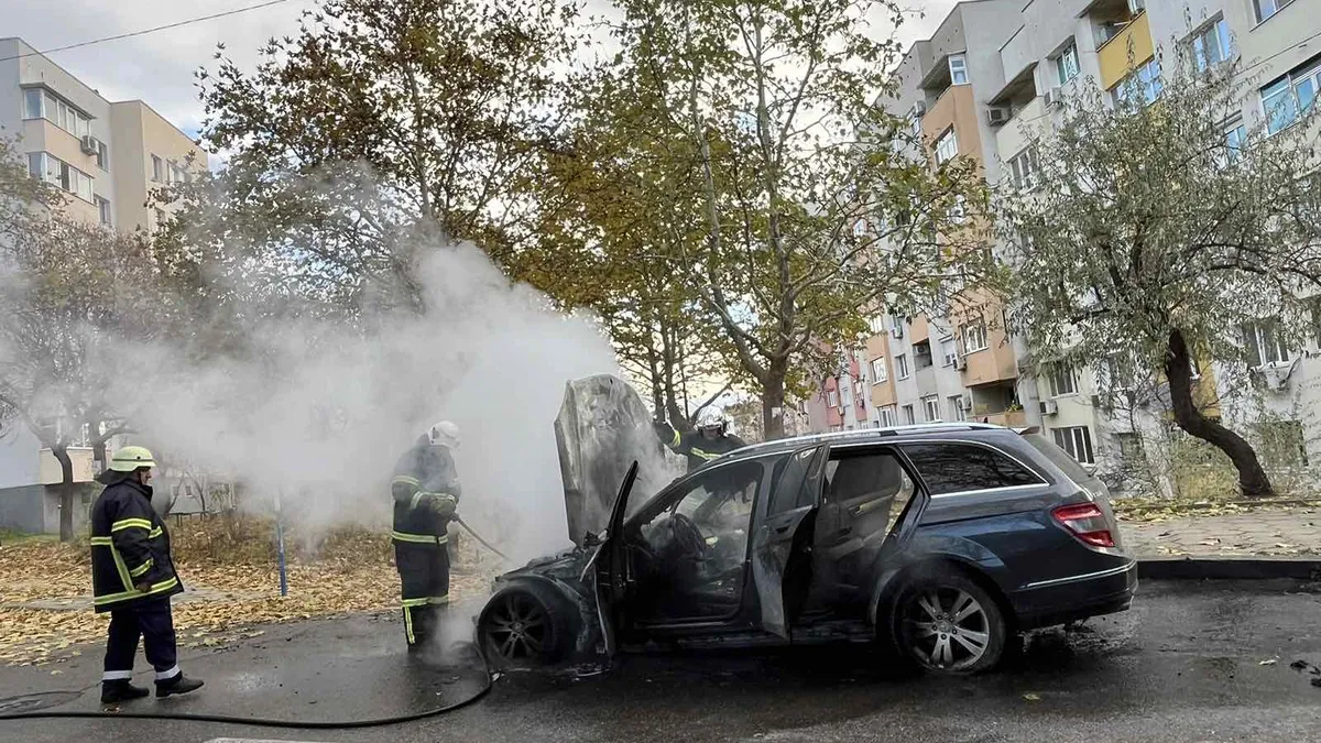 Кола горя в Благоевград, няма пострадали