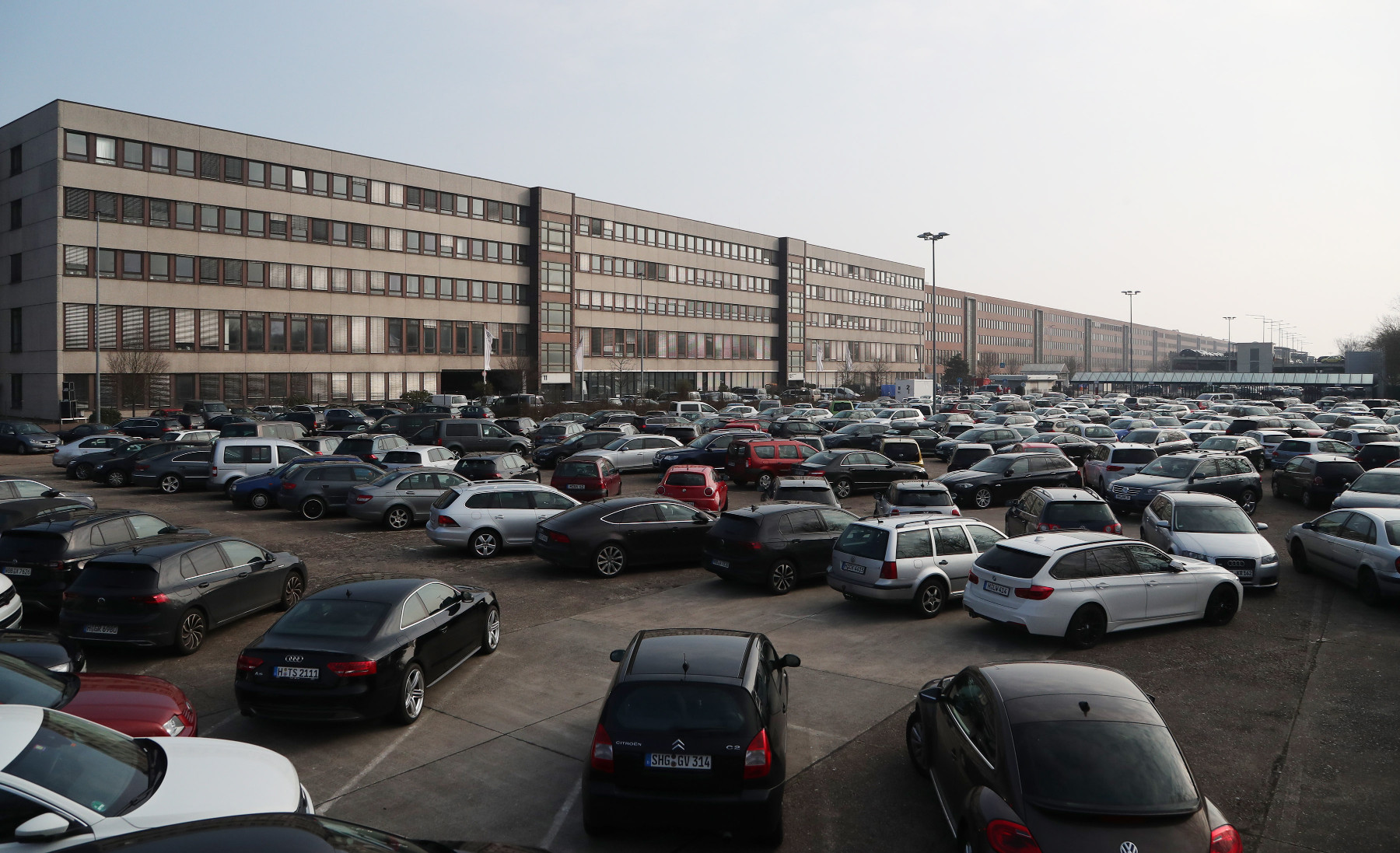 Спад с 25% на продажбите на нови коли в Германия