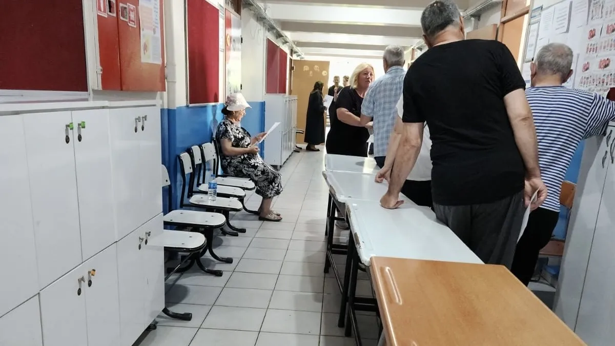 Консулът в Истанбул Васил Вълчев: Организацията за вота е оптимална, в Турция има 168 секции 