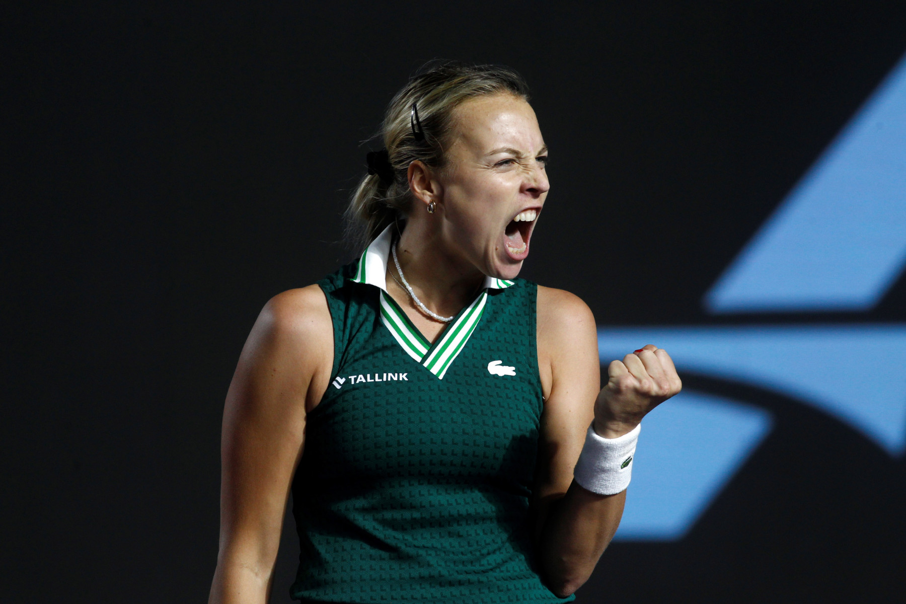 Мугуруса и Контавейт ще спорят за титлата във Финалите на WTA