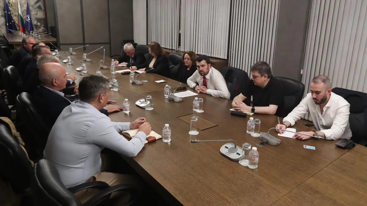 Координационен център действа от днес в МВнР във връзка със ситуацията в Близкия изток 
