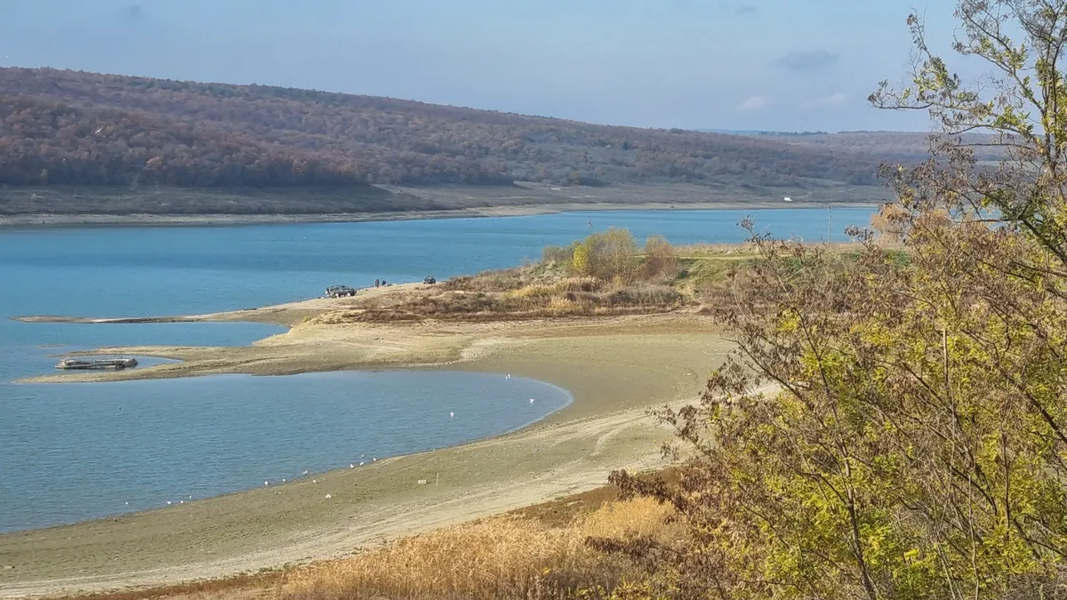 Коритарова в Бургас: Няма риск от водна криза, въпреки че в двата язовира има вода за 5 месеца