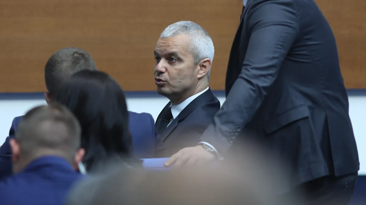 Костадинов: Няма да подкрепим кабинета "Желязков", който превръща ГЕРБ в патерица на ДПС