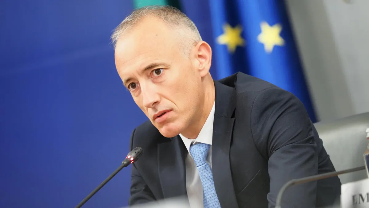 Красимир Вълчев: Няма предпоставки да се вдигат таксите за студентите платено обучение