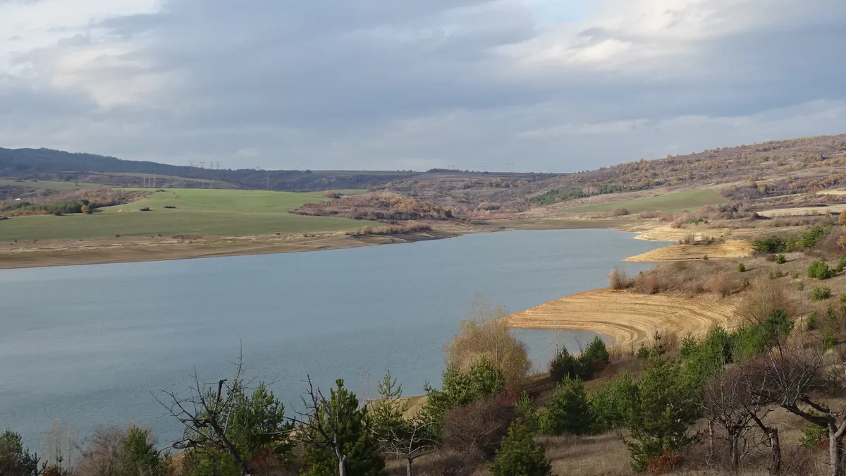 Критично ниски са нивата на язовирите в Централна България