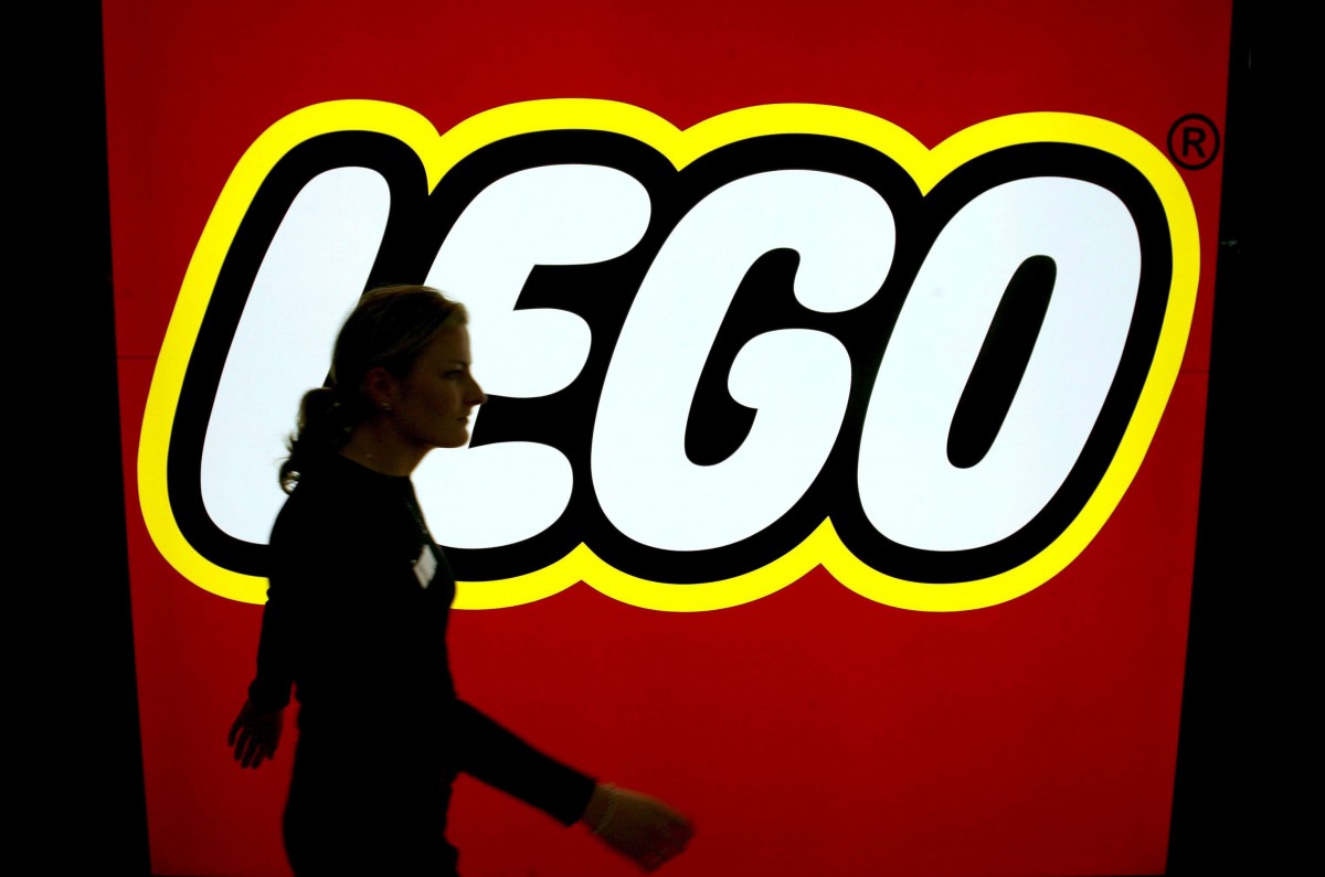 Lego спря производството на боен самолет