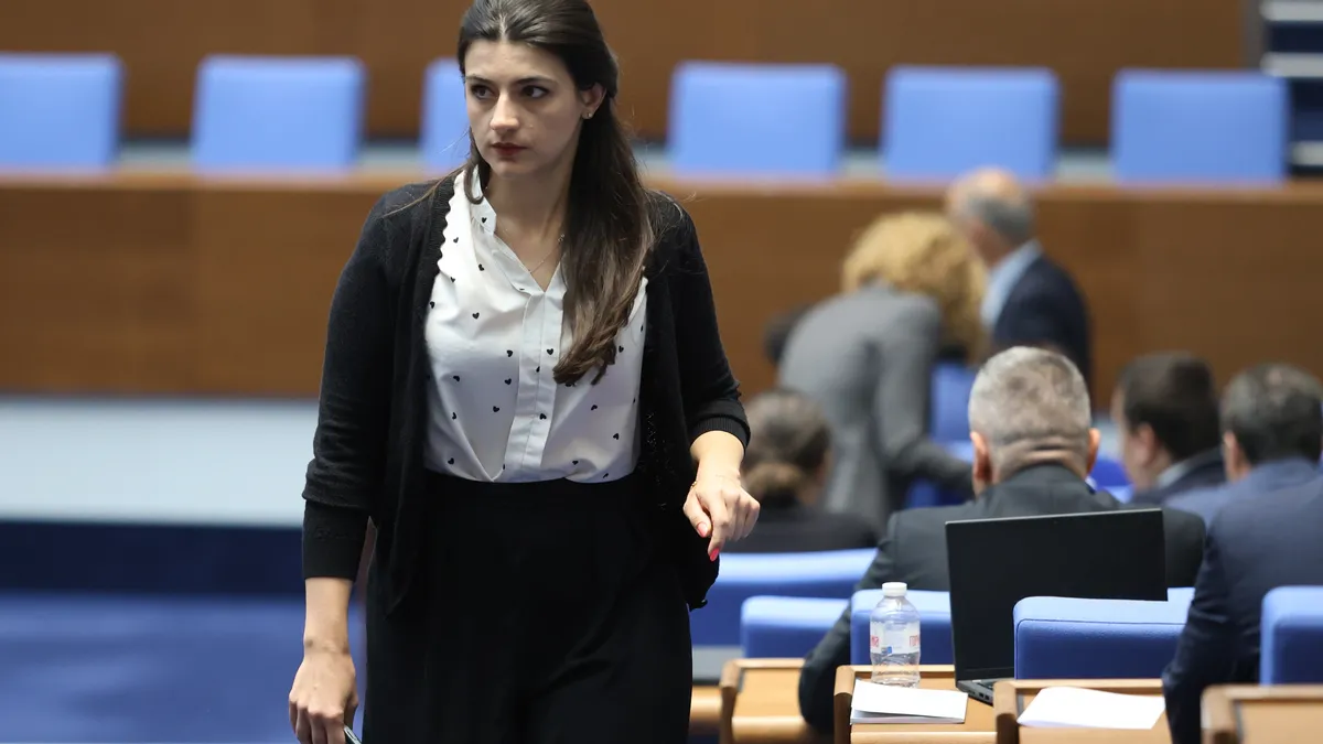 Лена Бориславова: Пеевски онагледява целия модел на завладяната държава