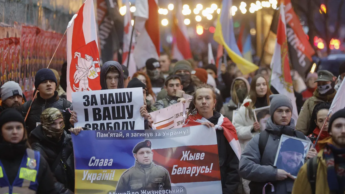 Лукашенко удължи тридесетилетното си управление в Беларус 