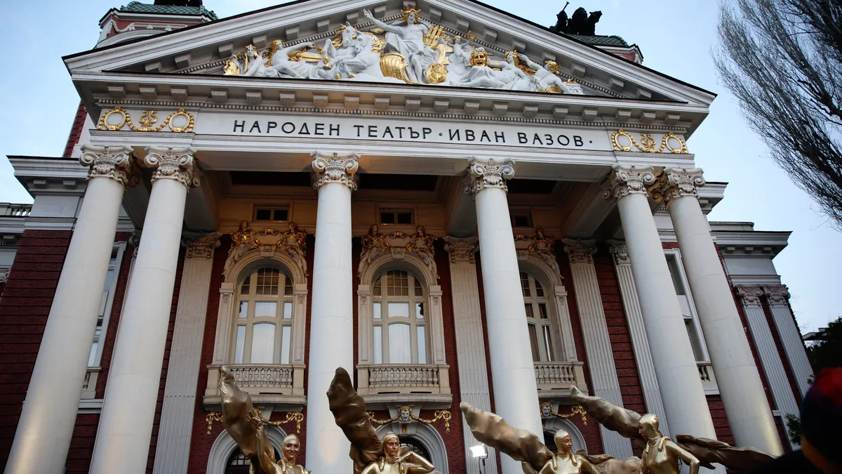 Любов в мултивселена – премиера на „Съзвездия“ от Ник Пейн в Народния театър