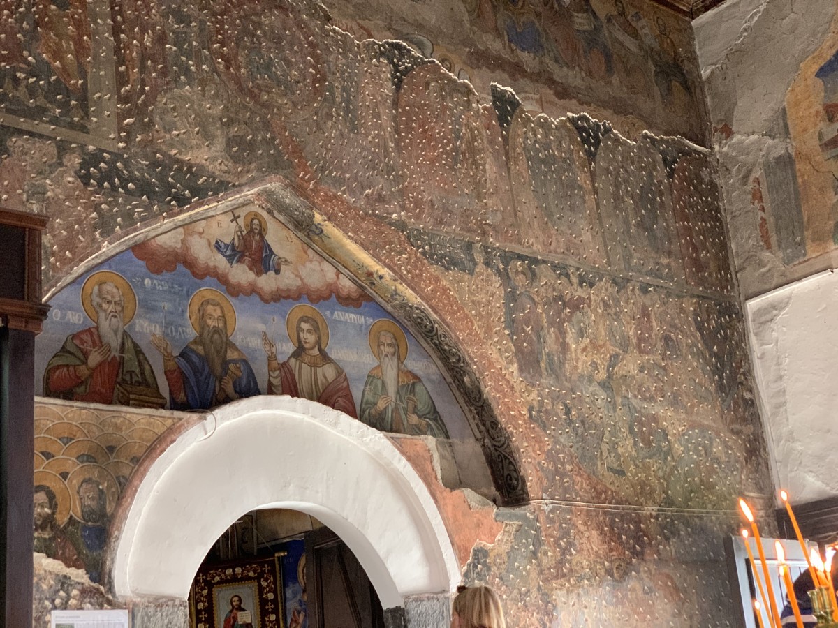 Манастирът край Куклен, някогашна психиатрия на Европа, пази ръката на Свети Козма