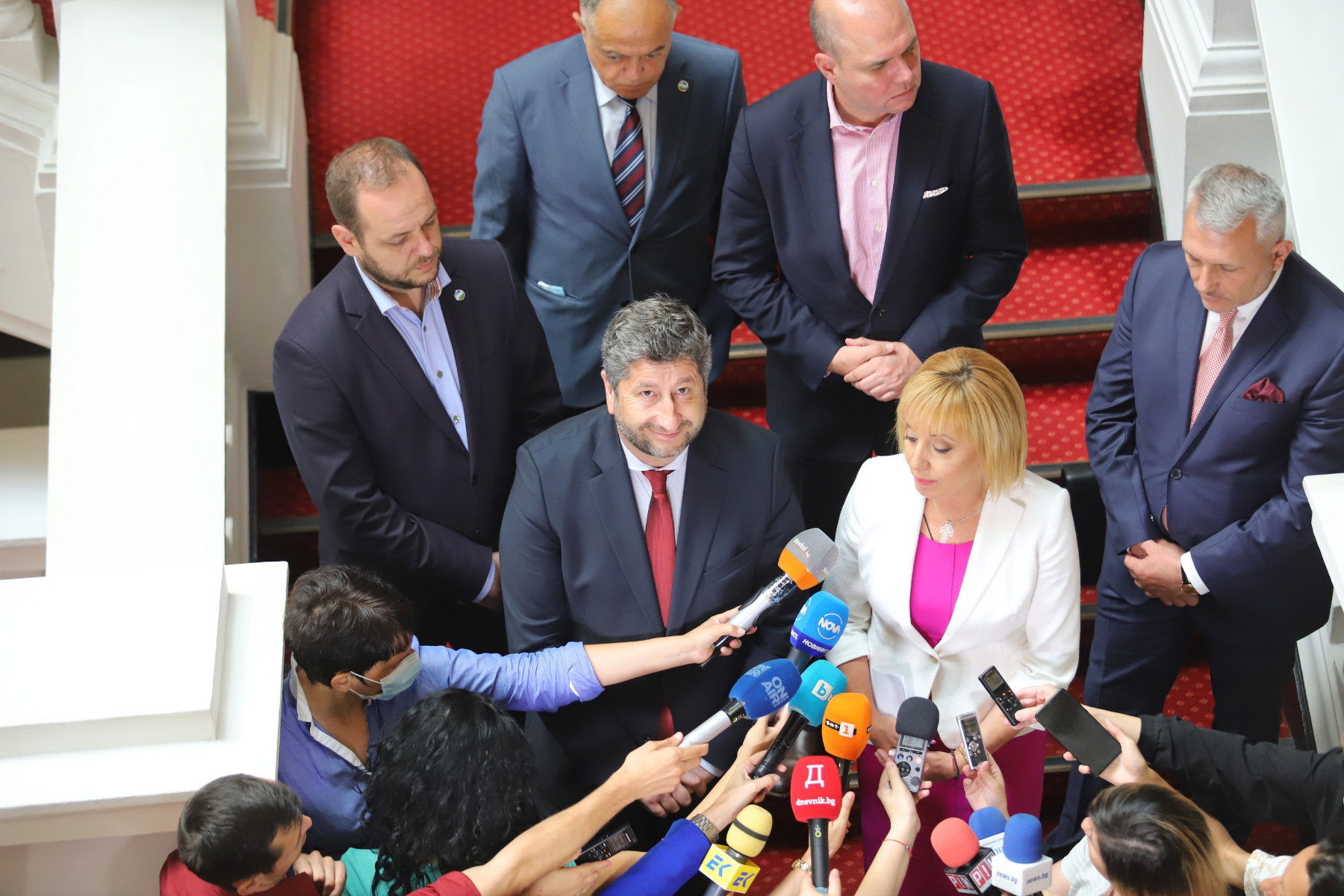 Манолова: Ще гласуваме единодушно против кабинета на ИТН