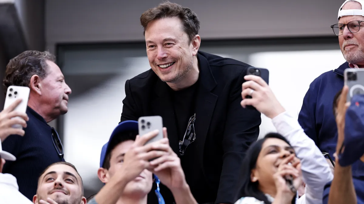 Мъск: SpaceX планира да изпрати пет кораба Starship без екипаж до Марс до две години 