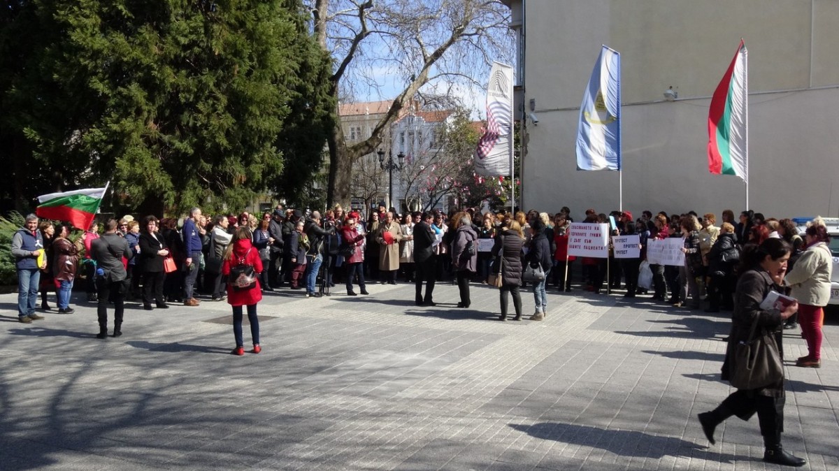 Медицински сестри на протест – искат по-високи заплати