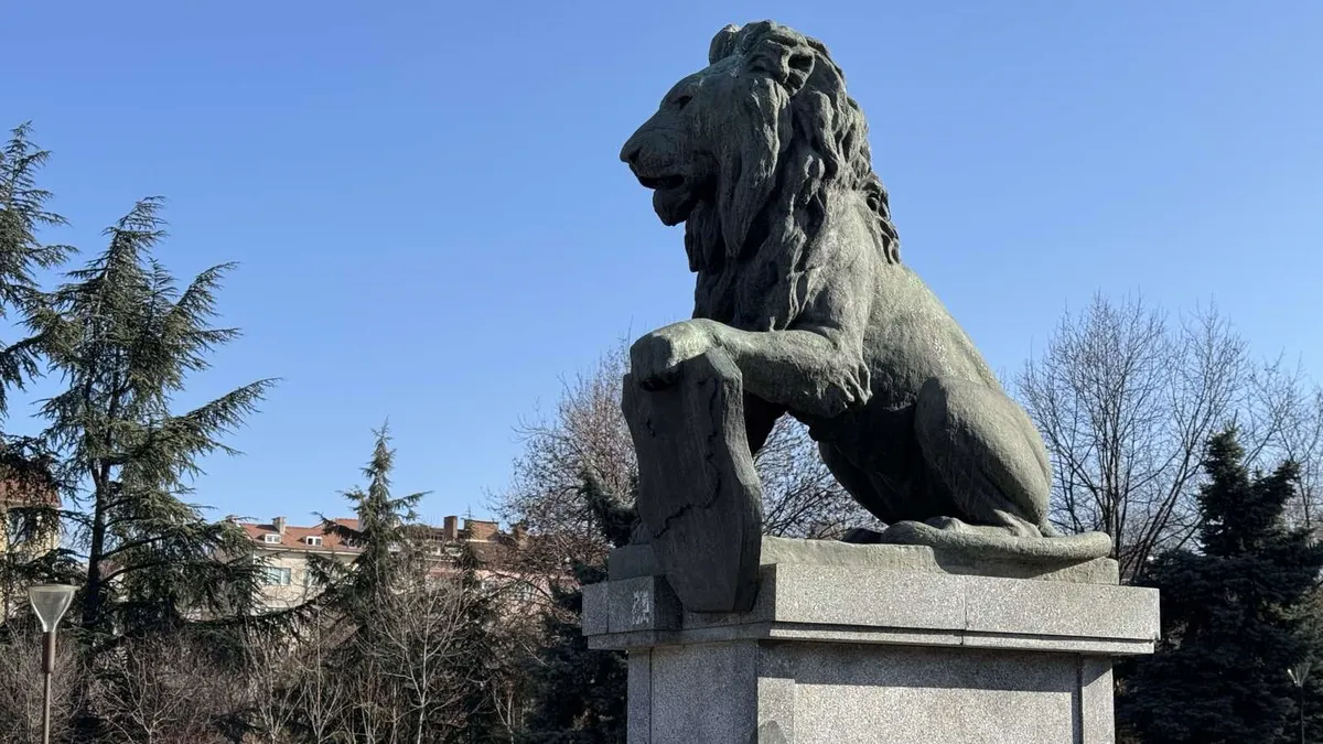 Мемориалът на Първи и Шести полк пред НДК потъна в забрава, няма движение по проекта за изграждането му