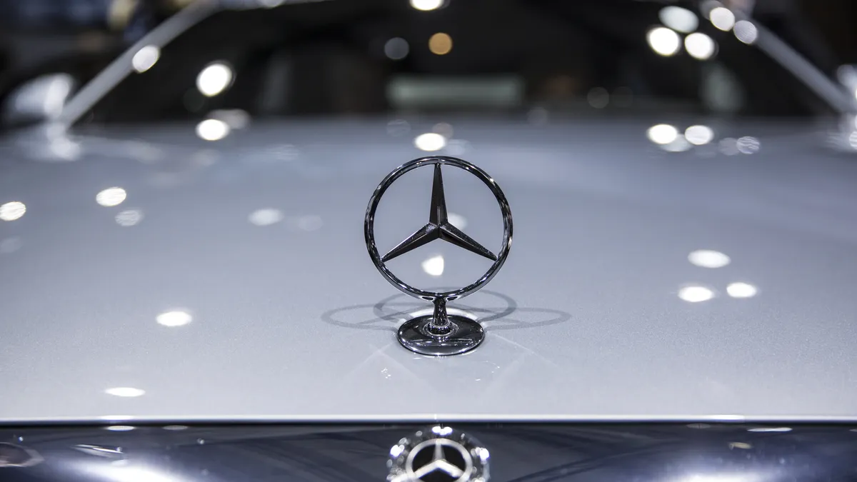 Mercedes ще изтегли около 223 000 търговски превозни средства в целия свят