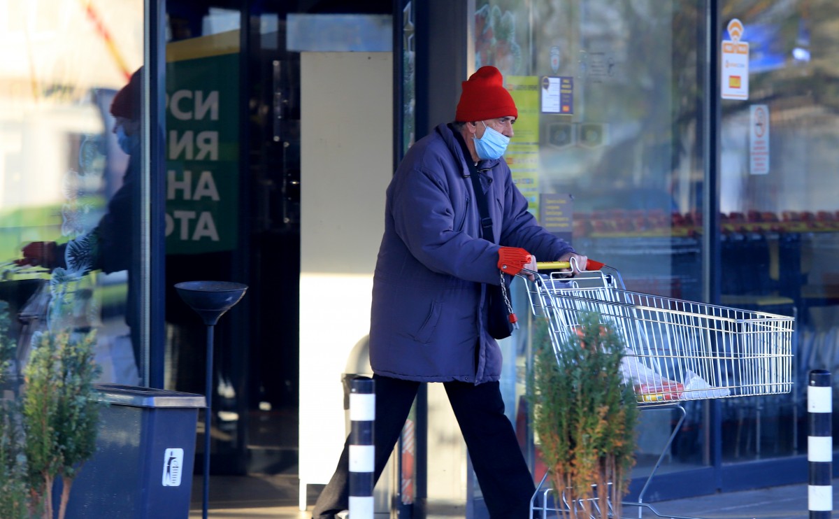 Затворени молове, заведения и полупразни улици в столицата