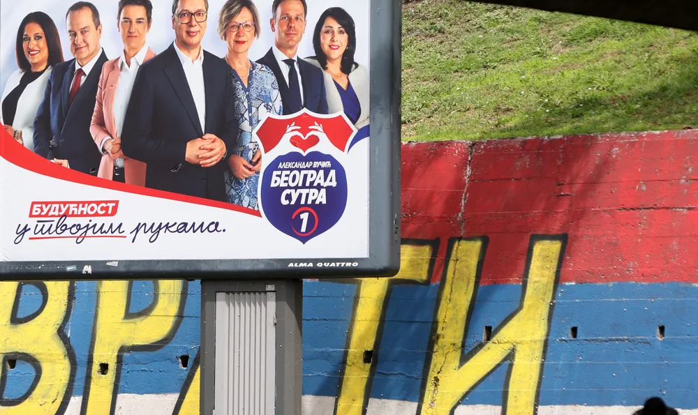 Местни избори в Сърбия - между партията на Вучич и разцепената опозиция