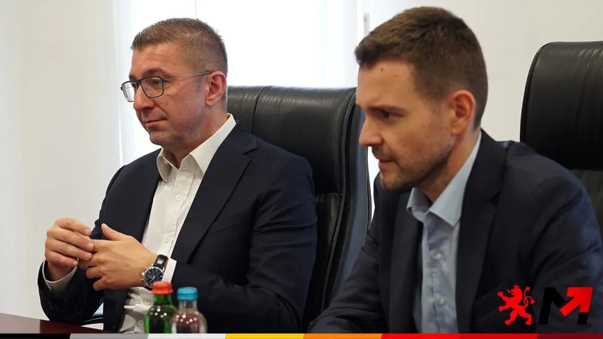 Мицкоски ходи пеш до парламента от дома си за 450 000 евро с часовници за 52 000