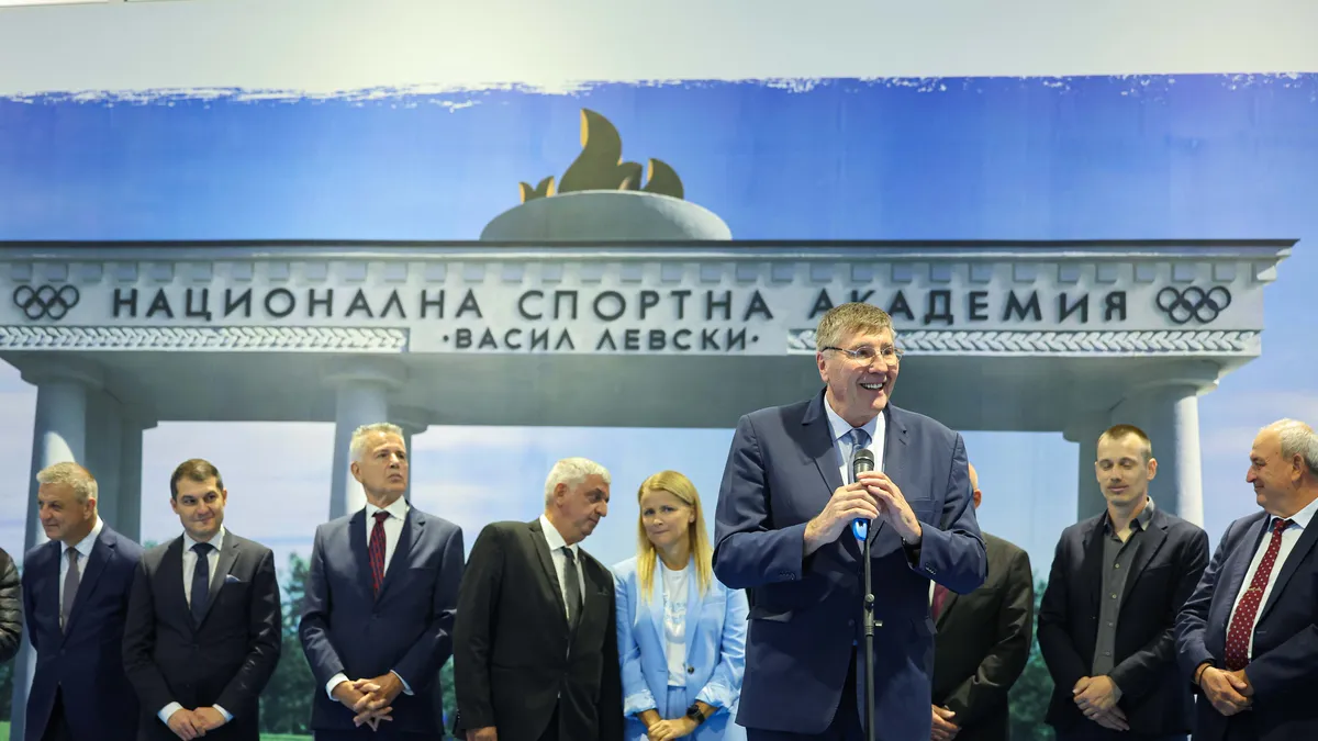 Министър Глушков откри учебната година в НСА