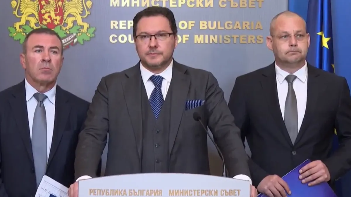 Митов: Кабинетът „Петков“ въведе практиката за купуване на икони
