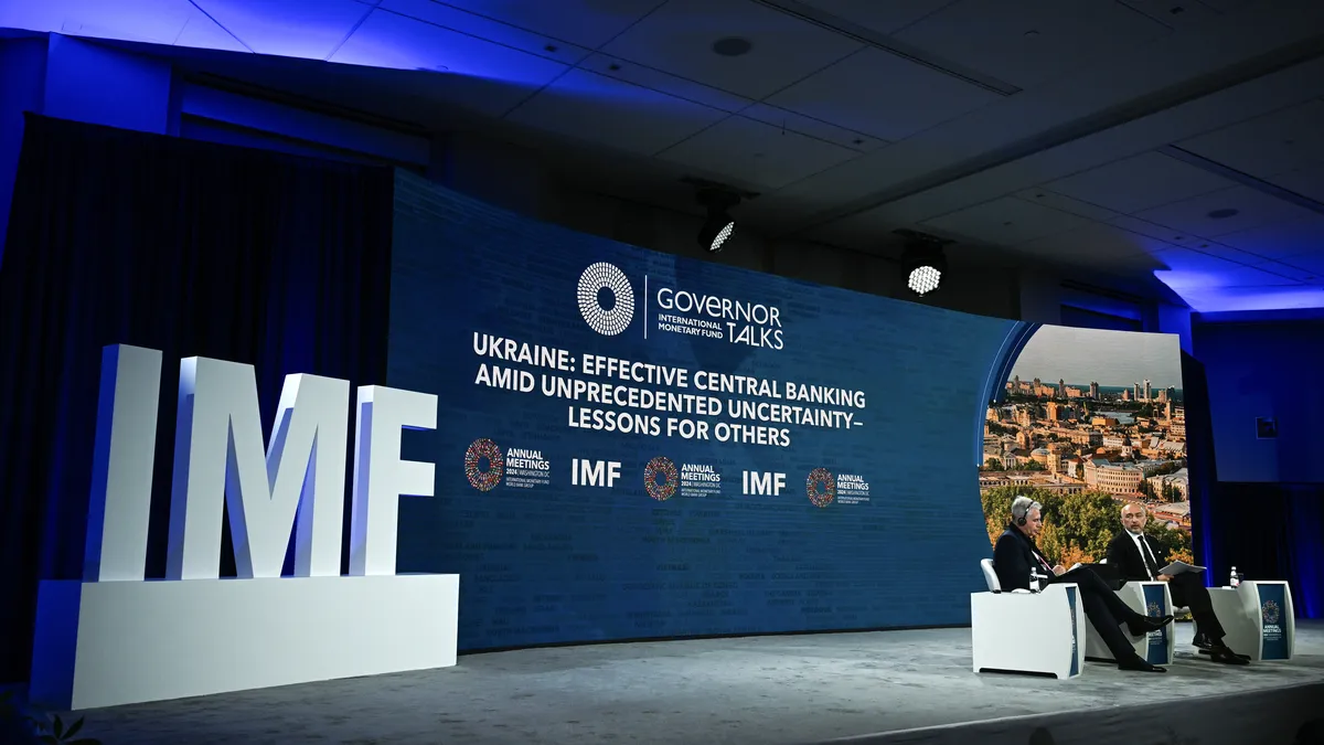 МВФ и Украйна постигнаха споразумение за отпускане на заем от 1,1 млрд. долара
