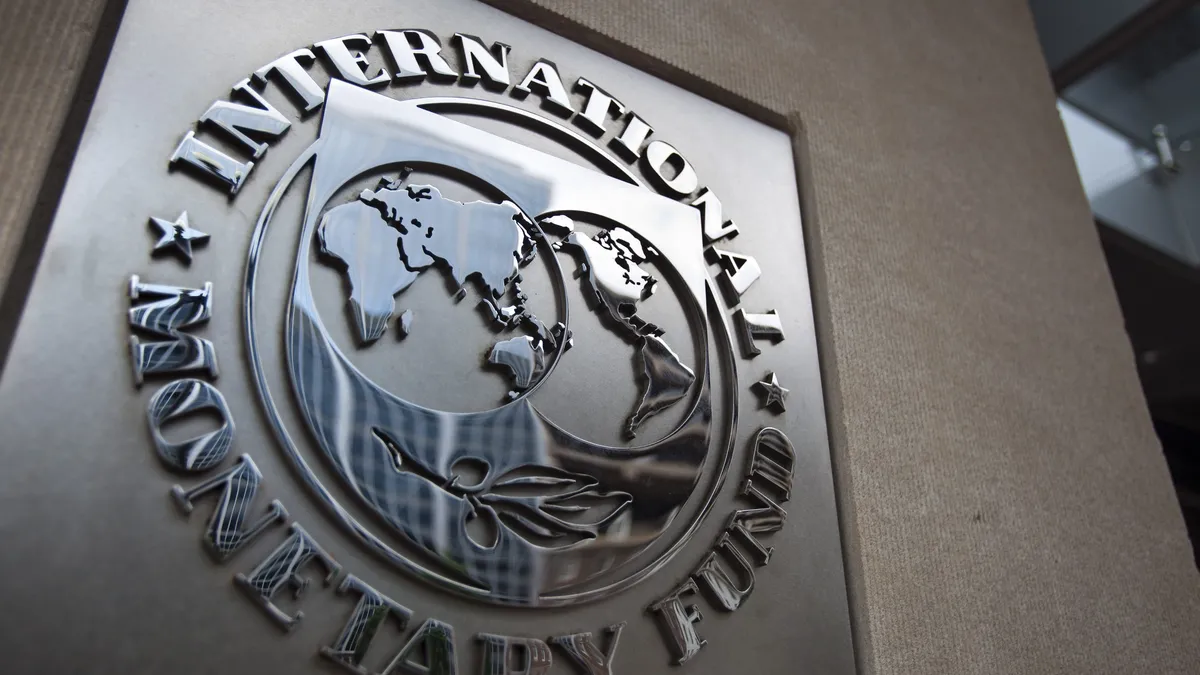 МВФ: леко забавяне на глобалния растеж през 2024 и 2025 г.