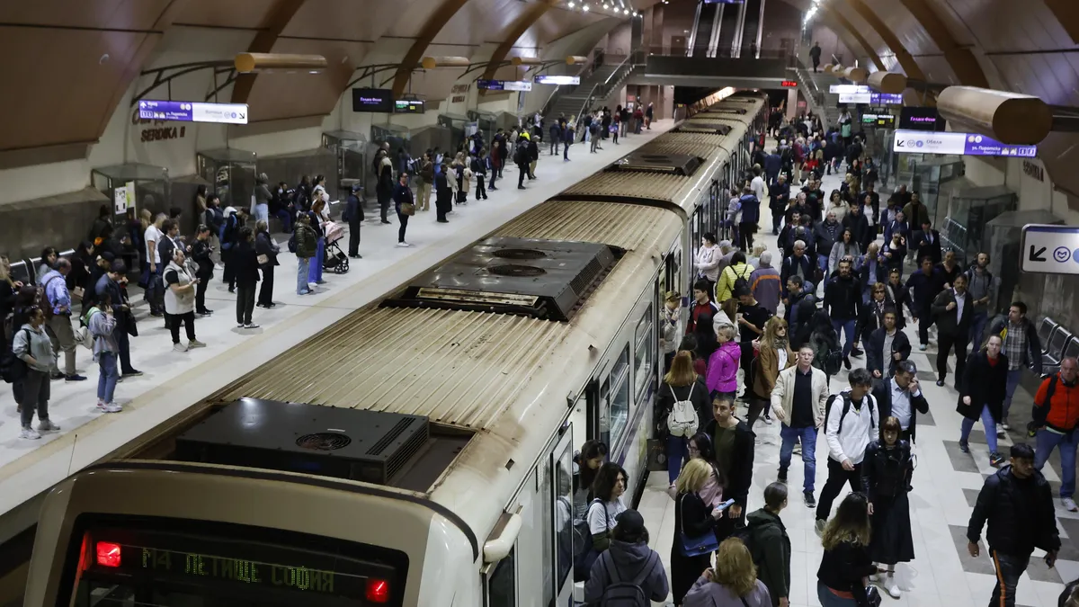 На 17 май метрото в София ще работи с нормално разписание за неработни и празнични дни